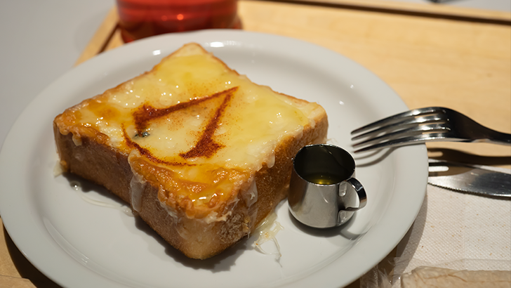 Experimentando Assassin's Creed Shadows Cafe em Harajuku